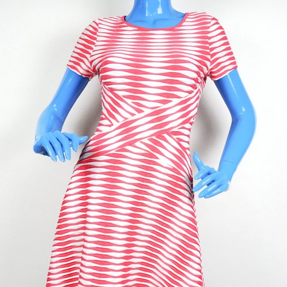 Beige by eci Dresses & Skirts - Beige by Eci Textured Stretch Fit and Flare Skater Dress S 4 6 White Coral Strip